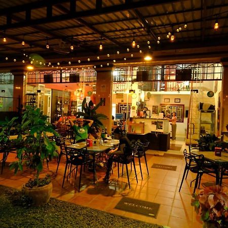 Route 76 Guest House Сенмонором Экстерьер фото